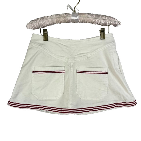 Pilcro Dresses & Skirts - Pilcro Marseille Skort Size 26 White Contrasting Red Stripes Along Hem